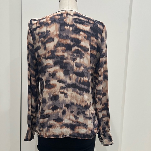 BCBG abstract silk JOSS shirt size small - Picture 7 of 7